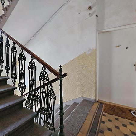 Design Apartment In The Heart Of KLV Exterior foto