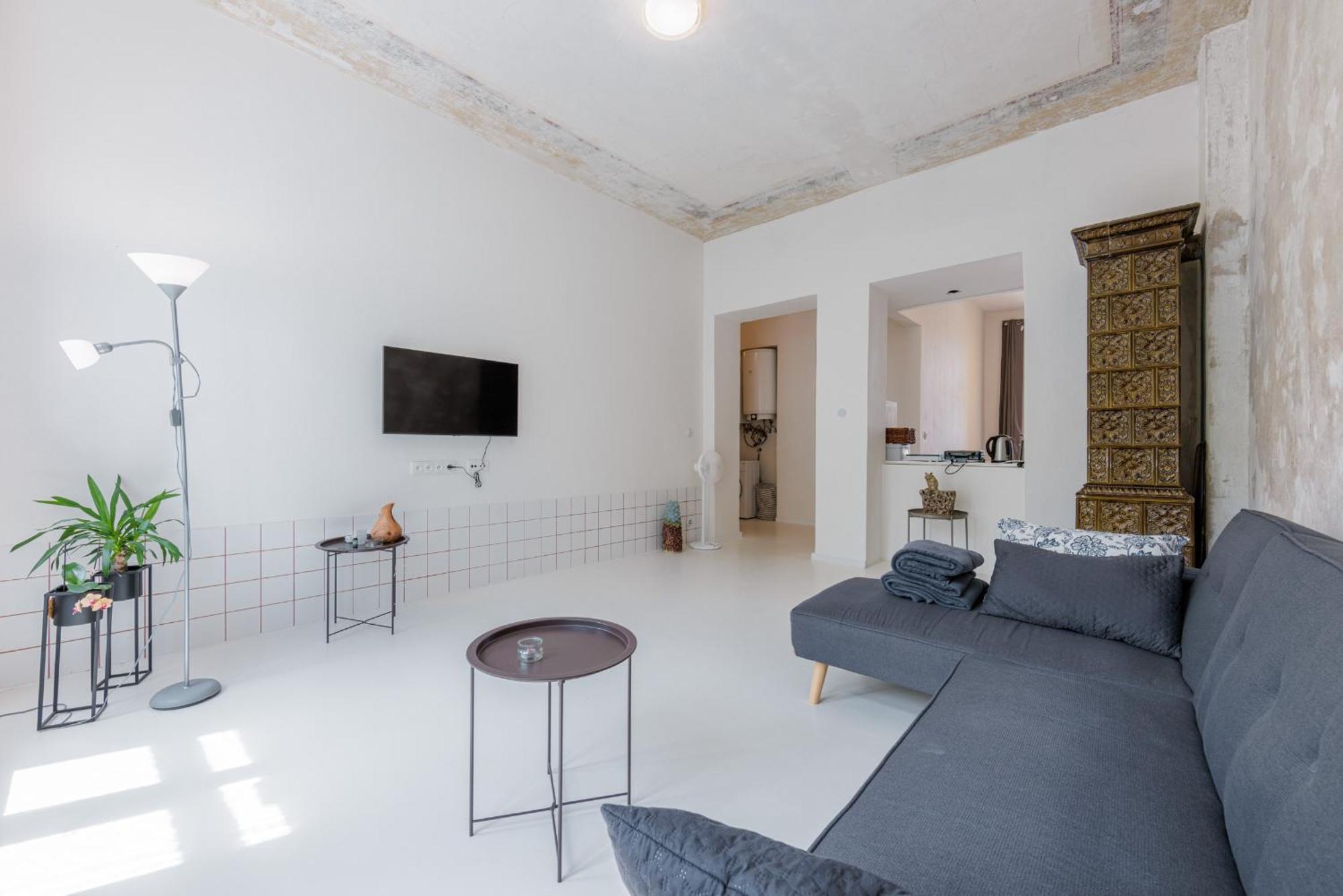 Design Apartment In The Heart Of KLV Exterior foto