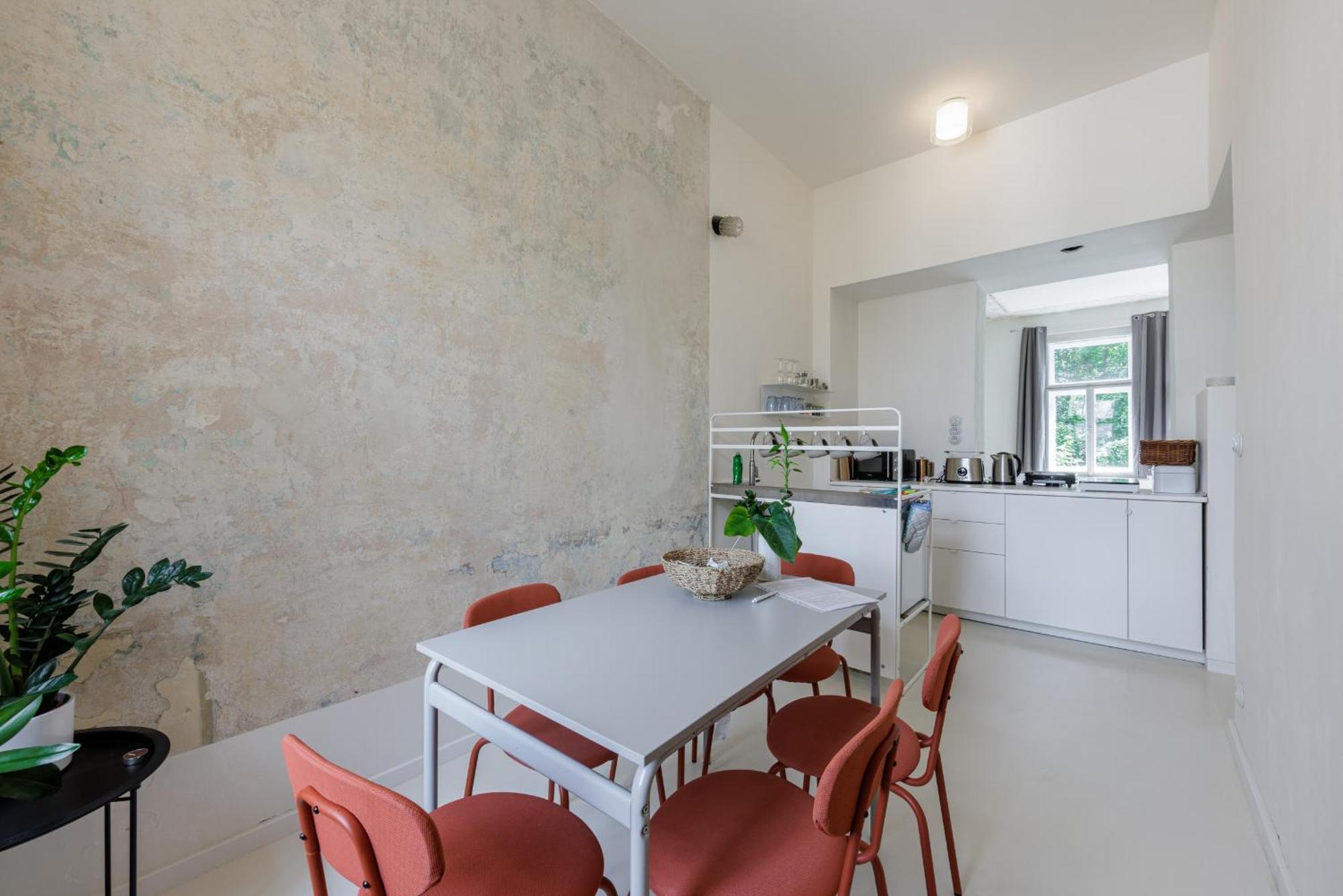 Design Apartment In The Heart Of KLV Exterior foto